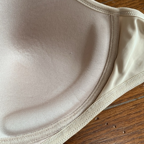 Warner's Women's Blissful Benefits Wireless Lift T-Shirt Bra Tan Nude Size 38C - Picture 5 of 9